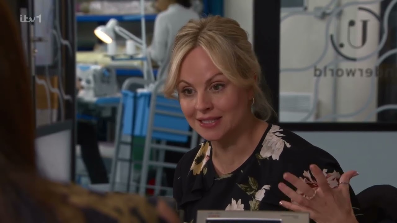 “SARAH’S LAST JOURNEY?” Crash Leaves Her Fighting for Life in Hospital!